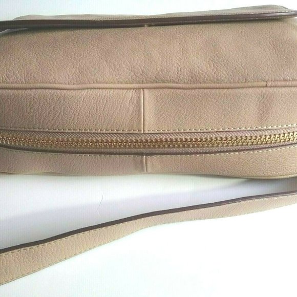 NEW DKNY Leather Beige Tan Expandable Shoulder Cross body  Handbag - Picture 4 of 8